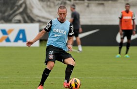 Douglas do Corinthians durante treino. realizado no CT Joaquim Grava. (Rodrigo Coca)FotoArena 04/10/2013