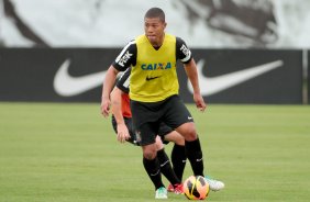 Douglas do Corinthians durante treino. realizado no CT Joaquim Grava. (Rodrigo Coca)FotoArena 04/10/2013