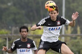 Durante o treino desta manh no CT Joaquim Grava, no Parque Ecolgico do Tiete. O prximo jogo da equipe ser amanh, domingo, dia 06/10, contra o Atltico-MG, no estdio Independncia, vlido pela 26 rodada do Campeonato Brasileiro de 2013