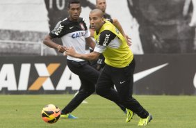 Durante o treino desta manh no CT Joaquim Grava, no Parque Ecolgico do Tiete. O prximo jogo da equipe ser amanh, domingo, dia 06/10, contra o Atltico-MG, no estdio Independncia, vlido pela 26 rodada do Campeonato Brasileiro de 2013