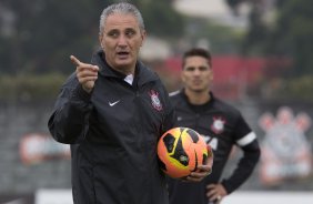 Durante o treino desta manh no CT Joaquim Grava, no Parque Ecolgico do Tiete. O prximo jogo da equipe ser amanh, domingo, dia 06/10, contra o Atltico-MG, no estdio Independncia, vlido pela 26 rodada do Campeonato Brasileiro de 2013