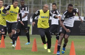 Durante o treino desta manhã no CT Joaquim Grava, no Parque Ecológico do Tiete. O próximo jogo da equipe será amanhã, domingo, dia 06/10, contra o Atlético-MG, no estádio Independência, válido pela 26ª rodada do Campeonato Brasileiro de 2013