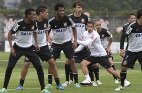 Durante o treino desta manh no CT Joaquim Grava, no Parque Ecolgico do Tiete. O prximo jogo da equipe ser amanh, domingo, dia 06/10, contra o Atltico-MG, no estdio Independncia, vlido pela 26 rodada do Campeonato Brasileiro de 2013