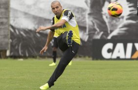 Durante o treino desta manh no CT Joaquim Grava, no Parque Ecolgico do Tiete. O prximo jogo da equipe ser amanh, domingo, dia 06/10, contra o Atltico-MG, no estdio Independncia, vlido pela 26 rodada do Campeonato Brasileiro de 2013