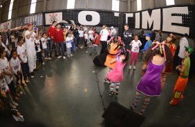 Corinthians recebe menores carentes para a festa do dia das crianças no ginásio Bernardão no Parque São Jorge. 07 de Outubro de 2013, São Paulo, São Paulo, Brasil