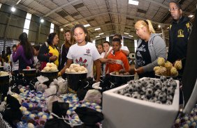 Corinthians recebe menores carentes para a festa do dia das crianças no ginásio Bernardão no Parque São Jorge. 07 de Outubro de 2013, São Paulo, São Paulo, Brasil