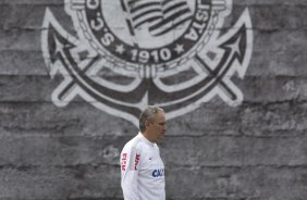 Durante o treino desta manh no CT Joaquim Grava, no Parque Ecolgico do Tiete. O prximo jogo da equipe ser amanh, domingo, dia 13/10, contra o So Paulo, no estdio do Morumbi, vlido pela 28 rodada do Campeonato Brasileiro de 2013