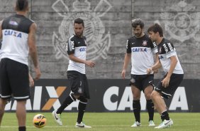 Durante o treino desta manh no CT Joaquim Grava, no Parque Ecolgico do Tiete. O prximo jogo da equipe ser amanh, domingo, dia 13/10, contra o So Paulo, no estdio do Morumbi, vlido pela 28 rodada do Campeonato Brasileiro de 2013