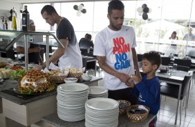 Festa em comemoração ao Dia das Criancas após o treino desta manhã no CT Joaquim Grava, no Parque Ecológico do Tiete. O próximo jogo da equipe será amanhã, domingo, dia 13/10, contra o São Paulo, no estádio do Morumbi, válido pela 28ª rodada do Campeonato Brasileiro de 2013