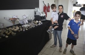Festa em comemoração ao Dia das Criancas após o treino desta manhã no CT Joaquim Grava, no Parque Ecológico do Tiete. O próximo jogo da equipe será amanhã, domingo, dia 13/10, contra o São Paulo, no estádio do Morumbi, válido pela 28ª rodada do Campeonato Brasileiro de 2013