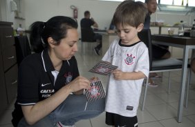 Festa em comemoração ao Dia das Criancas após o treino desta manhã no CT Joaquim Grava, no Parque Ecológico do Tiete. O próximo jogo da equipe será amanhã, domingo, dia 13/10, contra o São Paulo, no estádio do Morumbi, válido pela 28ª rodada do Campeonato Brasileiro de 2013