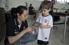 Festa em comemorao ao Dia das Criancas aps o treino desta manh no CT Joaquim Grava, no Parque Ecolgico do Tiete. O prximo jogo da equipe ser amanh, domingo, dia 13/10, contra o So Paulo, no estdio do Morumbi, vlido pela 28 rodada do Campeonato Brasileiro de 2013