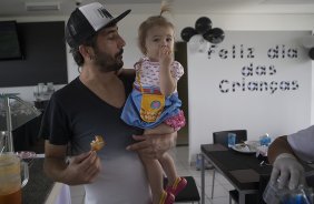 Festa em comemoração ao Dia das Criancas após o treino desta manhã no CT Joaquim Grava, no Parque Ecológico do Tiete. O próximo jogo da equipe será amanhã, domingo, dia 13/10, contra o São Paulo, no estádio do Morumbi, válido pela 28ª rodada do Campeonato Brasileiro de 2013