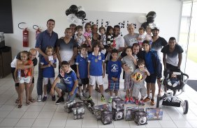Festa em comemoração ao Dia das Criancas após o treino desta manhã no CT Joaquim Grava, no Parque Ecológico do Tiete. O próximo jogo da equipe será amanhã, domingo, dia 13/10, contra o São Paulo, no estádio do Morumbi, válido pela 28ª rodada do Campeonato Brasileiro de 2013