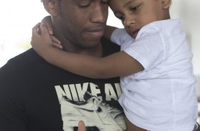 Festa em comemoração ao Dia das Criancas após o treino desta manhã no CT Joaquim Grava, no Parque Ecológico do Tiete. O próximo jogo da equipe será amanhã, domingo, dia 13/10, contra o São Paulo, no estádio do Morumbi, válido pela 28ª rodada do Campeonato Brasileiro de 2013