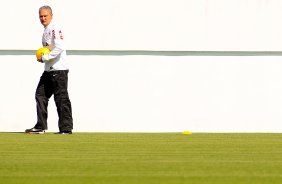 O tcnico Tite durante treino realizado na arena fonte luminosa