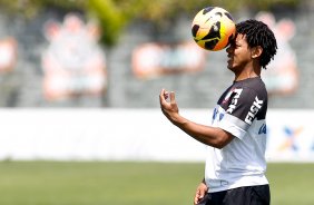 Romarinho do Corinthians durante treino realizado no CT Joaquimm Grava