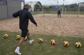 Durante o treino desta manh no CT Joaquim Grava, no Parque Ecolgico do Tiete. O prximo jogo da equipe ser domingo, dia 10/11, contra o Fluminense, no estdio da Fonte Luminosa, em Araraquara/SP, vlido pela 33 rodada do Campeonato Brasileiro de 2013