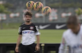 Durante o treino desta manh no CT Joaquim Grava, no Parque Ecolgico do Tiete. O prximo jogo da equipe ser domingo, dia 10/11, contra o Fluminense, no estdio da Fonte Luminosa, em Araraquara/SP, vlido pela 33 rodada do Campeonato Brasileiro de 2013