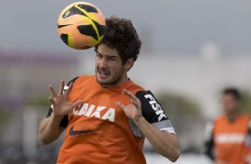 Durante o treino desta manh no CT Joaquim Grava, no Parque Ecolgico do Tiete. O prximo jogo da equipe ser domingo, dia 10/11, contra o Fluminense, no estdio da Fonte Luminosa, em Araraquara/SP, vlido pela 33 rodada do Campeonato Brasileiro de 2013