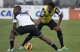 Durante o treino desta manh no CT Joaquim Grava, no Parque Ecolgico do Tiete. O prximo jogo da equipe ser domingo, dia 10/11, contra o Fluminense, no estdio da Fonte Luminosa, em Araraquara/SP, vlido pela 33 rodada do Campeonato Brasileiro de 2013