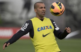 Durante o treino desta manh no CT Joaquim Grava, no Parque Ecolgico do Tiete. O prximo jogo da equipe ser domingo, dia 10/11, contra o Fluminense, no estdio da Fonte Luminosa, em Araraquara/SP, vlido pela 33 rodada do Campeonato Brasileiro de 2013