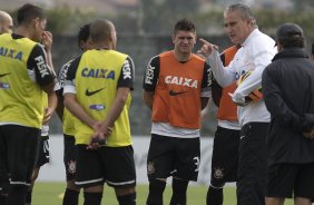 Durante o treino desta manh no CT Joaquim Grava, no Parque Ecolgico do Tiete. O prximo jogo da equipe ser domingo, dia 10/11, contra o Fluminense, no estdio da Fonte Luminosa, em Araraquara/SP, vlido pela 33 rodada do Campeonato Brasileiro de 2013