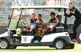 Jogadores do Corinthians durante treino realizado no CT Joaquim Grava(