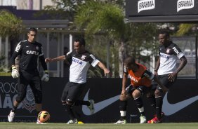 Durante o treino desta tarde no CT Joaquim Grava, no Parque Ecolgico do Tiete. O prximo jogo da equipe ser domingo, dia 17/11, contra o Vasco/RJ, no estdio do Pacaembu, vlido pela 35 rodada do Campeonato Brasileiro de 2013