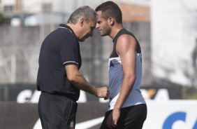 Durante o treino desta tarde no CT Joaquim Grava, no Parque Ecolgico do Tiete. O prximo jogo da equipe ser domingo, dia 17/11, contra o Vasco/RJ, no estdio do Pacaembu, vlido pela 35 rodada do Campeonato Brasileiro de 2013