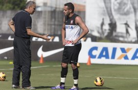 Durante o treino desta tarde no CT Joaquim Grava, no Parque Ecológico do Tiete. O próximo jogo da equipe será domingo, dia 17/11, contra o Vasco/RJ, no estádio do Pacaembu, válido pela 35ª rodada do Campeonato Brasileiro de 2013