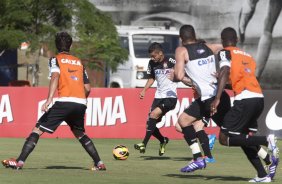 Durante o treino desta tarde no CT Joaquim Grava, no Parque Ecolgico do Tiete. O prximo jogo da equipe ser domingo, dia 17/11, contra o Vasco/RJ, no estdio do Pacaembu, vlido pela 35 rodada do Campeonato Brasileiro de 2013