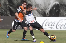 Durante o treino desta tarde no CT Joaquim Grava, no Parque Ecológico do Tiete. O próximo jogo da equipe será domingo, dia 17/11, contra o Vasco/RJ, no estádio do Pacaembu, válido pela 35ª rodada do Campeonato Brasileiro de 2013
