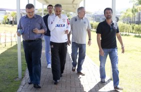 O presidente Mario Gobbi anuncia a saida do tcnico Tite aps o durante o treino desta manh no CT Joaquim Grava, no Parque Ecolgico do Tiete. O prximo jogo da equipe ser domingo, dia 17/11, contra o Vasco/RJ, no estdio do Pacaembu, vlido pela 35 rodada do Campeonato Brasileiro de 2013