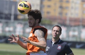 O presidente Mario Gobbi anuncia a saida do tcnico Tite aps o durante o treino desta manh no CT Joaquim Grava, no Parque Ecolgico do Tiete. O prximo jogo da equipe ser domingo, dia 17/11, contra o Vasco/RJ, no estdio do Pacaembu, vlido pela 35 rodada do Campeonato Brasileiro de 2013