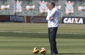 O presidente Mario Gobbi anuncia a saida do tcnico Tite aps o durante o treino desta manh no CT Joaquim Grava, no Parque Ecolgico do Tiete. O prximo jogo da equipe ser domingo, dia 17/11, contra o Vasco/RJ, no estdio do Pacaembu, vlido pela 35 rodada do Campeonato Brasileiro de 2013