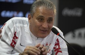 O presidente Mario Gobbi anuncia a saida do tcnico Tite aps o durante o treino desta manh no CT Joaquim Grava, no Parque Ecolgico do Tiete. O prximo jogo da equipe ser domingo, dia 17/11, contra o Vasco/RJ, no estdio do Pacaembu, vlido pela 35 rodada do Campeonato Brasileiro de 2013