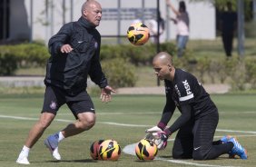 O presidente Mario Gobbi anuncia a saida do tcnico Tite aps o durante o treino desta manh no CT Joaquim Grava, no Parque Ecolgico do Tiete. O prximo jogo da equipe ser domingo, dia 17/11, contra o Vasco/RJ, no estdio do Pacaembu, vlido pela 35 rodada do Campeonato Brasileiro de 2013