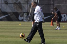 O presidente Mario Gobbi anuncia a saida do tcnico Tite aps o durante o treino desta manh no CT Joaquim Grava, no Parque Ecolgico do Tiete. O prximo jogo da equipe ser domingo, dia 17/11, contra o Vasco/RJ, no estdio do Pacaembu, vlido pela 35 rodada do Campeonato Brasileiro de 2013