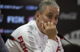 O presidente Mario Gobbi anuncia a saida do tcnico Tite aps o durante o treino desta manh no CT Joaquim Grava, no Parque Ecolgico do Tiete. O prximo jogo da equipe ser domingo, dia 17/11, contra o Vasco/RJ, no estdio do Pacaembu, vlido pela 35 rodada do Campeonato Brasileiro de 2013