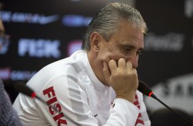 O presidente Mario Gobbi anuncia a saida do tcnico Tite aps o durante o treino desta manh no CT Joaquim Grava, no Parque Ecolgico do Tiete. O prximo jogo da equipe ser domingo, dia 17/11, contra o Vasco/RJ, no estdio do Pacaembu, vlido pela 35 rodada do Campeonato Brasileiro de 2013