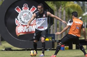 Durante o durante o treino desta manhã no CT Joaquim Grava, no Parque Ecológico do Tiete. O próximo jogo da equipe será amanhã, domingo, dia 17/11, contra o Vasco/RJ, no estádio do Pacaembu, válido pela 35ª rodada do Campeonato Brasileiro de 2013