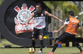 Durante o durante o treino desta manh no CT Joaquim Grava, no Parque Ecolgico do Tiete. O prximo jogo da equipe ser amanh, domingo, dia 17/11, contra o Vasco/RJ, no estdio do Pacaembu, vlido pela 35 rodada do Campeonato Brasileiro de 2013