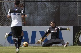 Durante o durante o treino desta manh no CT Joaquim Grava, no Parque Ecolgico do Tiete. O prximo jogo da equipe ser amanh, domingo, dia 17/11, contra o Vasco/RJ, no estdio do Pacaembu, vlido pela 35 rodada do Campeonato Brasileiro de 2013