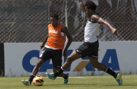 Durante o durante o treino desta manhã no CT Joaquim Grava, no Parque Ecológico do Tiete. O próximo jogo da equipe será amanhã, domingo, dia 17/11, contra o Vasco/RJ, no estádio do Pacaembu, válido pela 35ª rodada do Campeonato Brasileiro de 2013