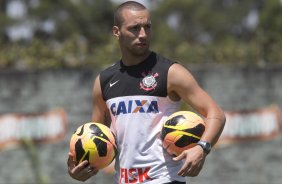 Durante o durante o treino desta manh no CT Joaquim Grava, no Parque Ecolgico do Tiete. O prximo jogo da equipe ser amanh, domingo, dia 17/11, contra o Vasco/RJ, no estdio do Pacaembu, vlido pela 35 rodada do Campeonato Brasileiro de 2013