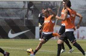 Durante o durante o treino desta manhã no CT Joaquim Grava, no Parque Ecológico do Tiete. O próximo jogo da equipe será amanhã, domingo, dia 17/11, contra o Vasco/RJ, no estádio do Pacaembu, válido pela 35ª rodada do Campeonato Brasileiro de 2013