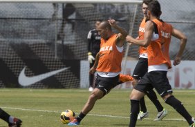 Durante o durante o treino desta manh no CT Joaquim Grava, no Parque Ecolgico do Tiete. O prximo jogo da equipe ser amanh, domingo, dia 17/11, contra o Vasco/RJ, no estdio do Pacaembu, vlido pela 35 rodada do Campeonato Brasileiro de 2013