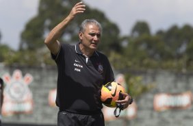 Durante o durante o treino desta manh no CT Joaquim Grava, no Parque Ecolgico do Tiete. O prximo jogo da equipe ser amanh, domingo, dia 17/11, contra o Vasco/RJ, no estdio do Pacaembu, vlido pela 35 rodada do Campeonato Brasileiro de 2013