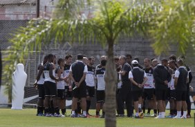 Durante o durante o treino desta manh no CT Joaquim Grava, no Parque Ecolgico do Tiete. O prximo jogo da equipe ser amanh, domingo, dia 17/11, contra o Vasco/RJ, no estdio do Pacaembu, vlido pela 35 rodada do Campeonato Brasileiro de 2013